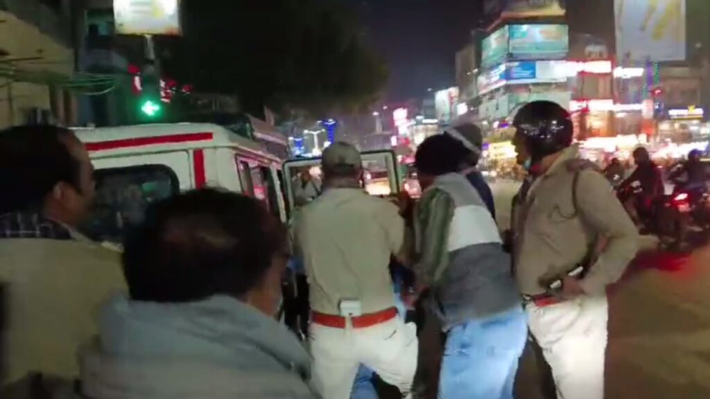शराबियों ने किया हंगामा