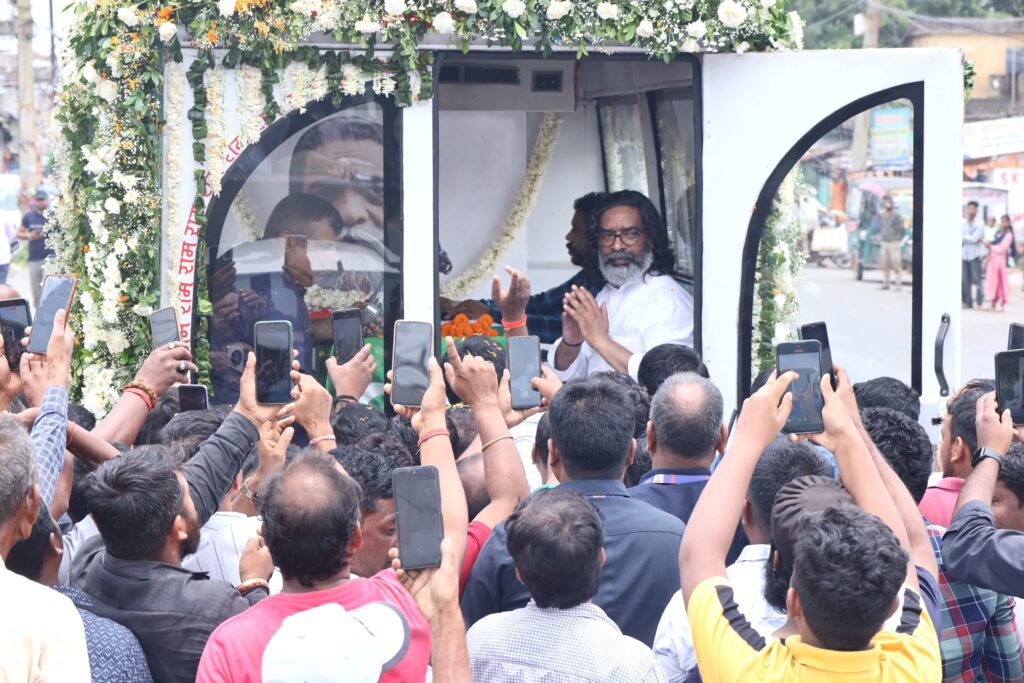 नेमरा पहुंचा दिशोम गुरु शिबू सोरेन का पार्थिव शरीर 1