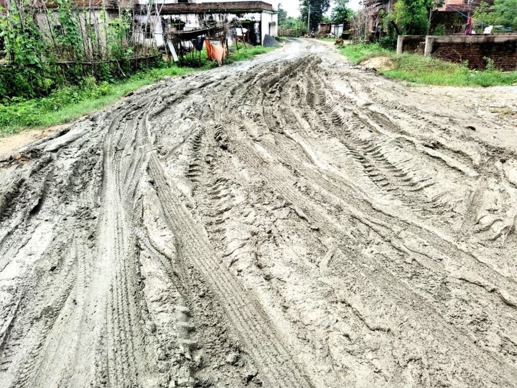 सड़क की बदहाली