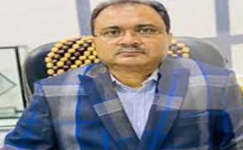 बिल्डर कमल भूषण