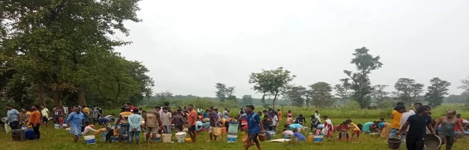 डीजल लूटने की मची होड़