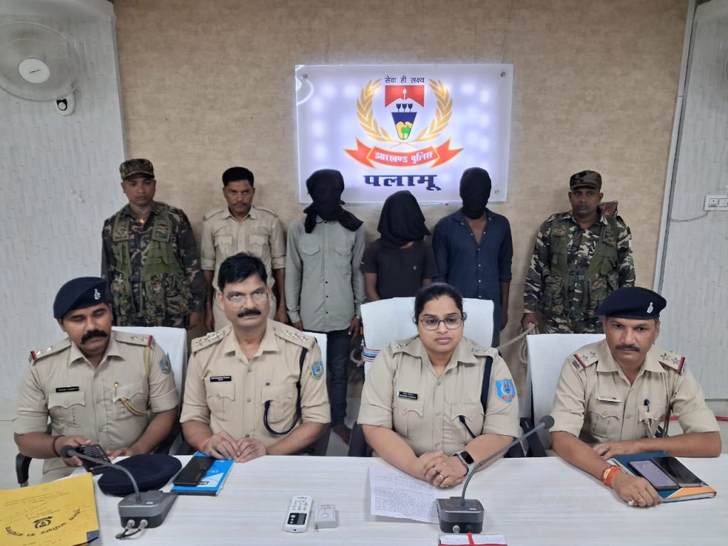 तीन अपराधी गिरफ्तार