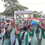 छात्राओं पर की अश्लील टिप्पणी