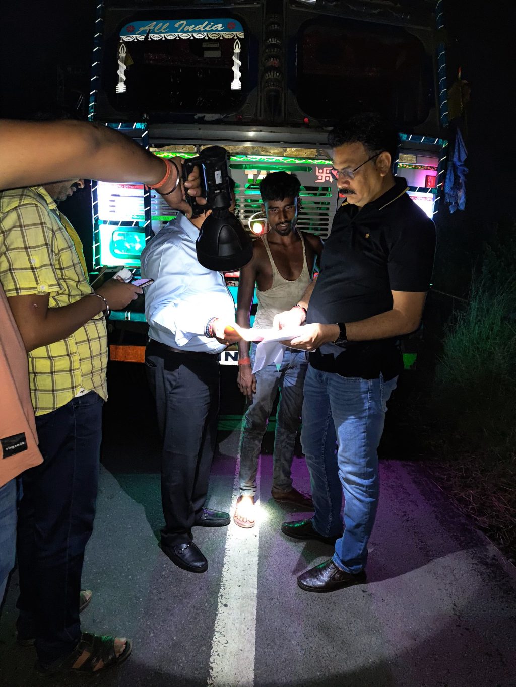 भारी वाहनों की जांच