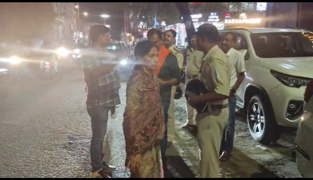 डेढ़ लाख के गहने उड़ाए