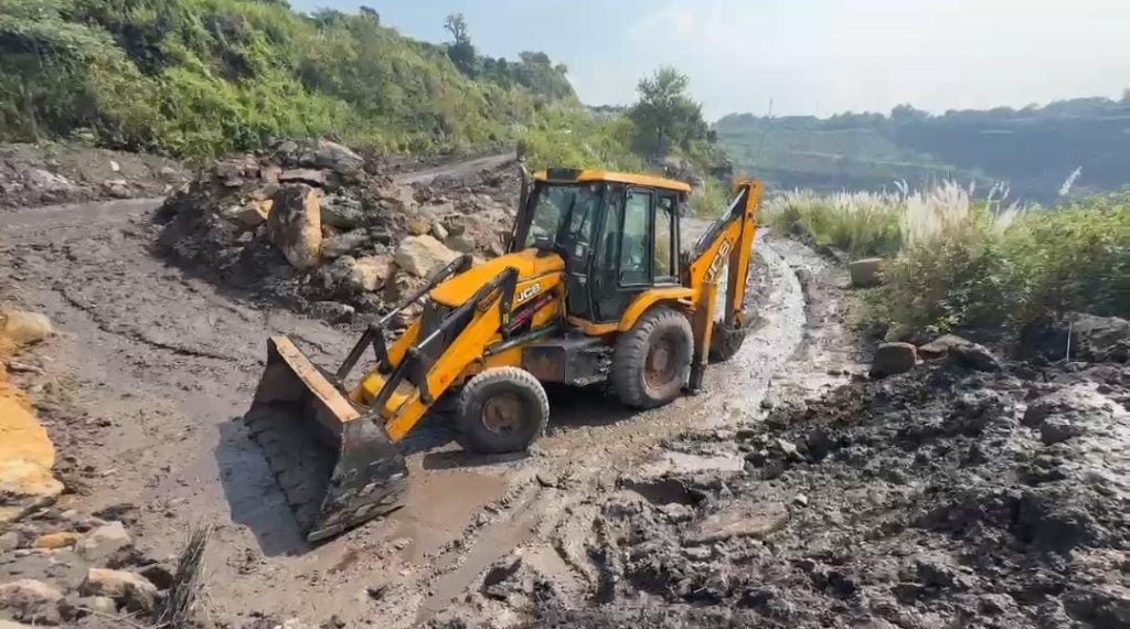 जेसीबी जब्त