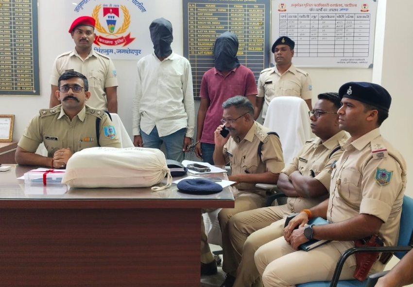 दो गांजा तस्कर गिरफ्तार