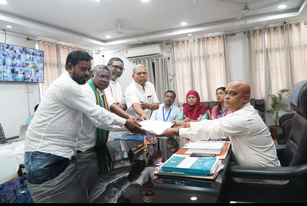 सोमेश ने उपचुनाव के लिए दाखिल किया नामांकन