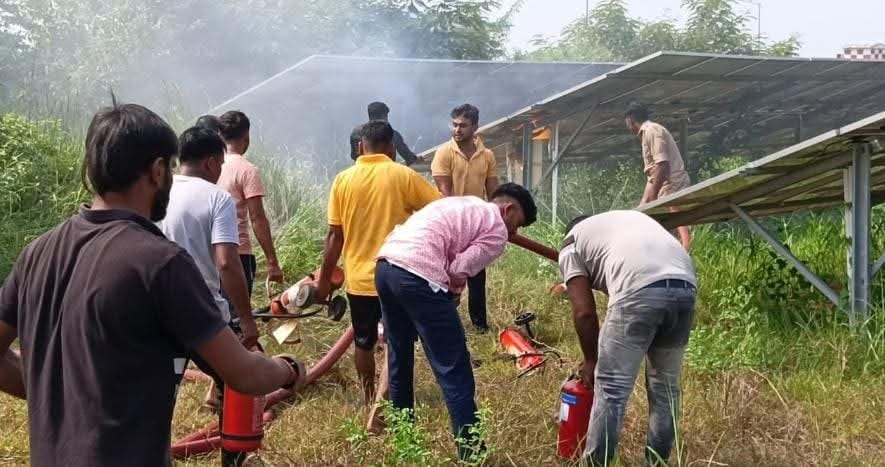 सोलर प्लांट में लगी आग