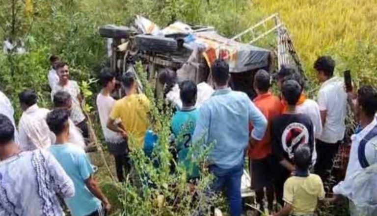 सड़क दुर्घटना में चार की मौत