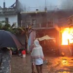 दुकान और गोदाम में लगी भीषण आग