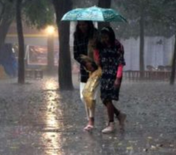 तूफान के कमजोर पड़ने की संभावना