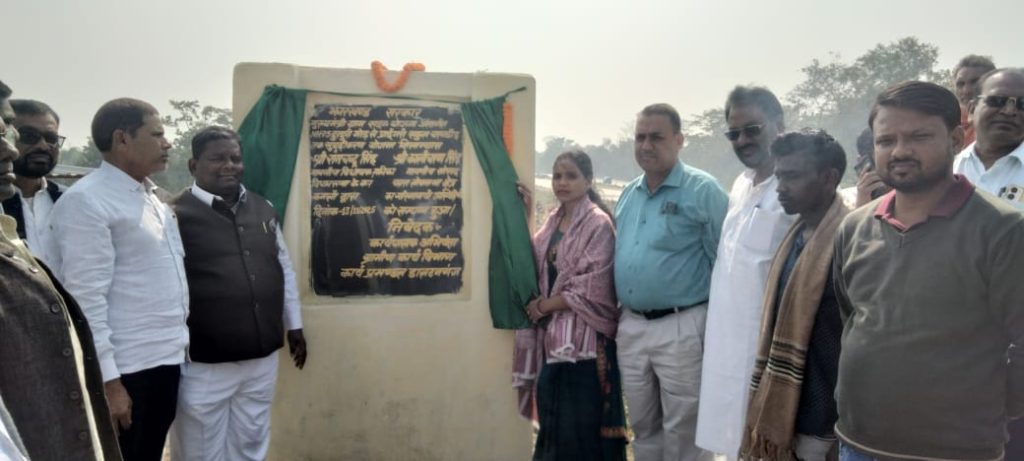 रखी पांच सड़कों की आधारशिला