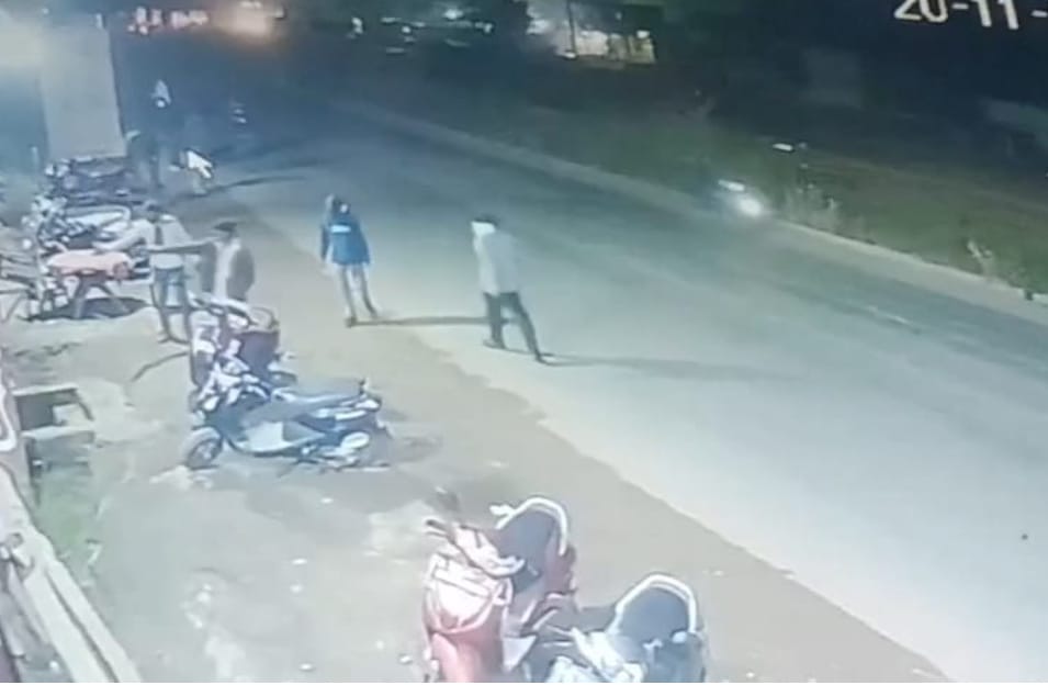 होटल पर अंधाधुंध फायरिंग