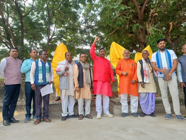 आदिवासियों में आक्रोश