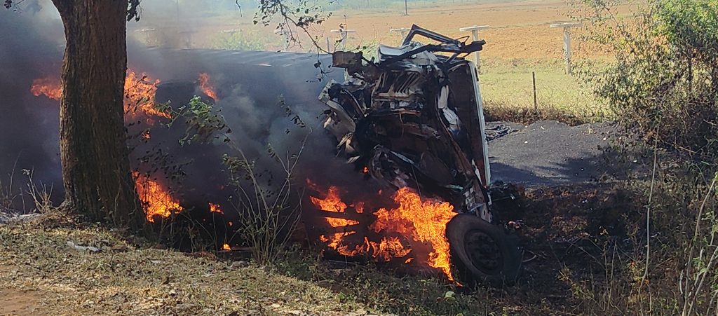 ट्रक में आग लगी