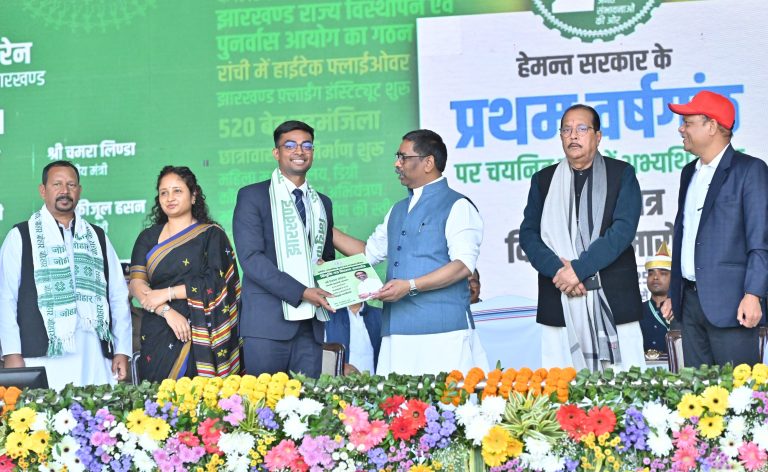 नियुक्ति पत्र सौंपे