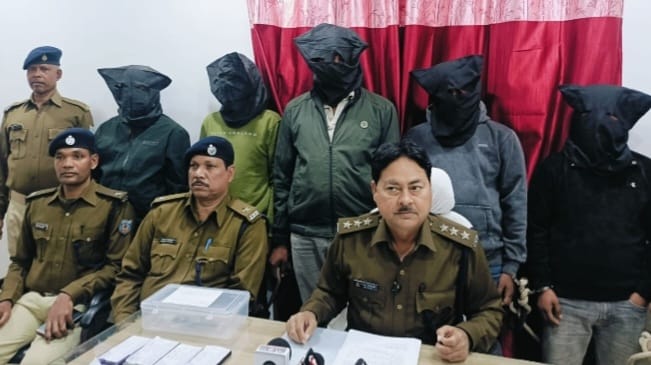 पांच साईबर अपराधी गिरफ्तार