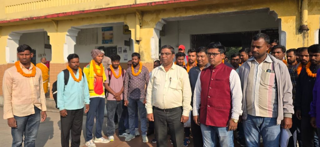 कामगारों की हुई वापसी