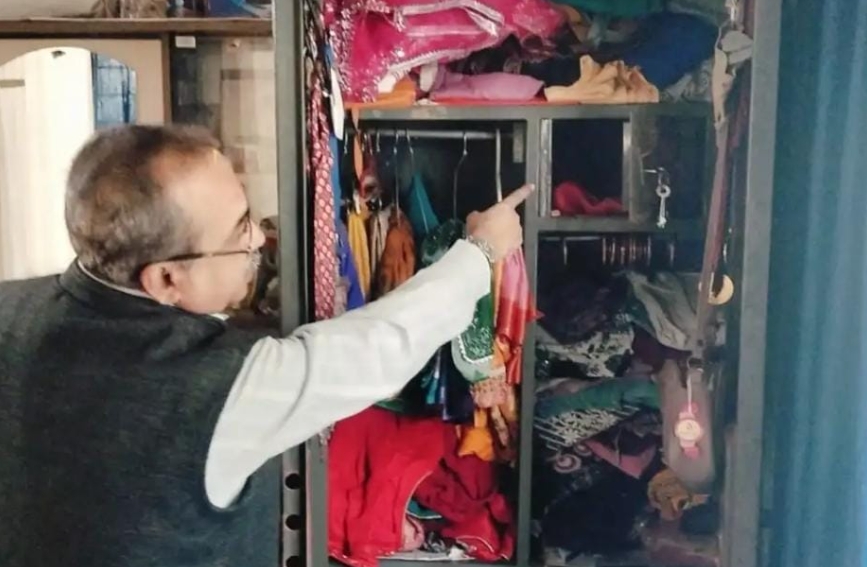 घर में चोरी