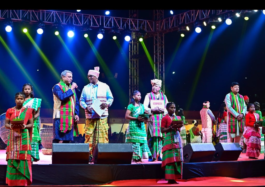 संवाद 2025