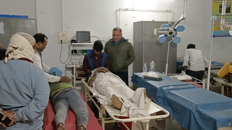 सड़क हादसे में दो युवकों की मौत