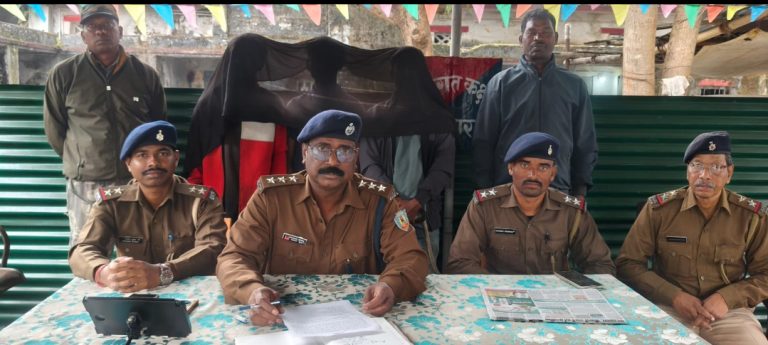 तीन आरोपित गिरफ्तार