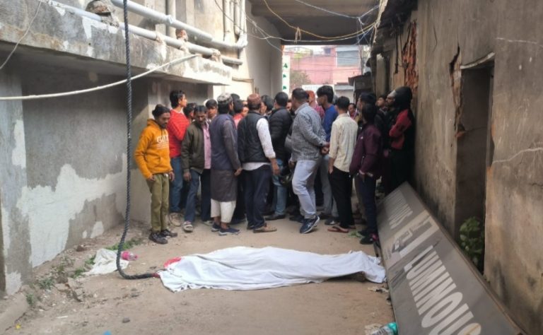 निर्माणाधीन बिल्डिंग से गिरकर मजदूर की मौत