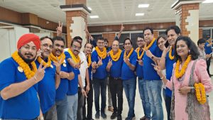 अतिरिक्त कोच लगाने की मांग