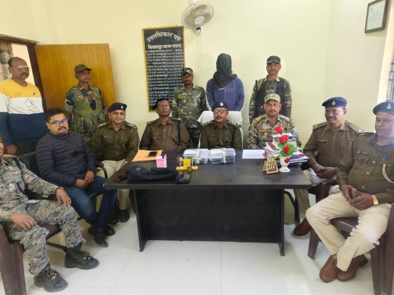 कार चालक पिस्टल के साथ गिरफ्तार