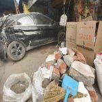 खड़ी कार को मारी टक्कर