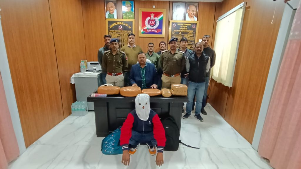 तस्कर गिरफ्तार