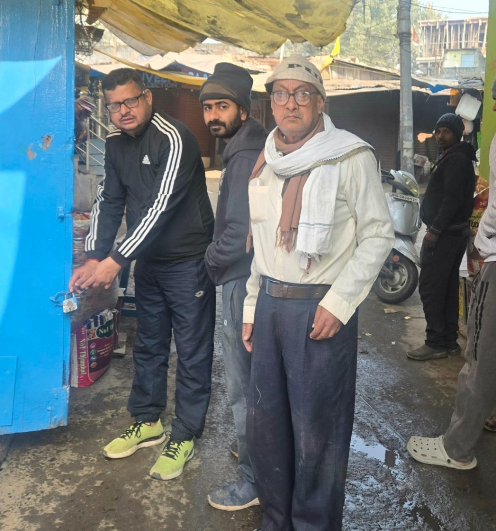 ताला काटकर चोरी
