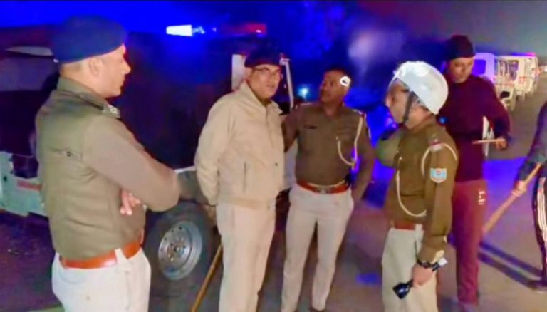 पुपुंनकी आश्रम में पुलिस से बदसलूकी