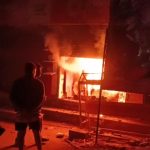 मोबाइल दुकान में भीषण आग