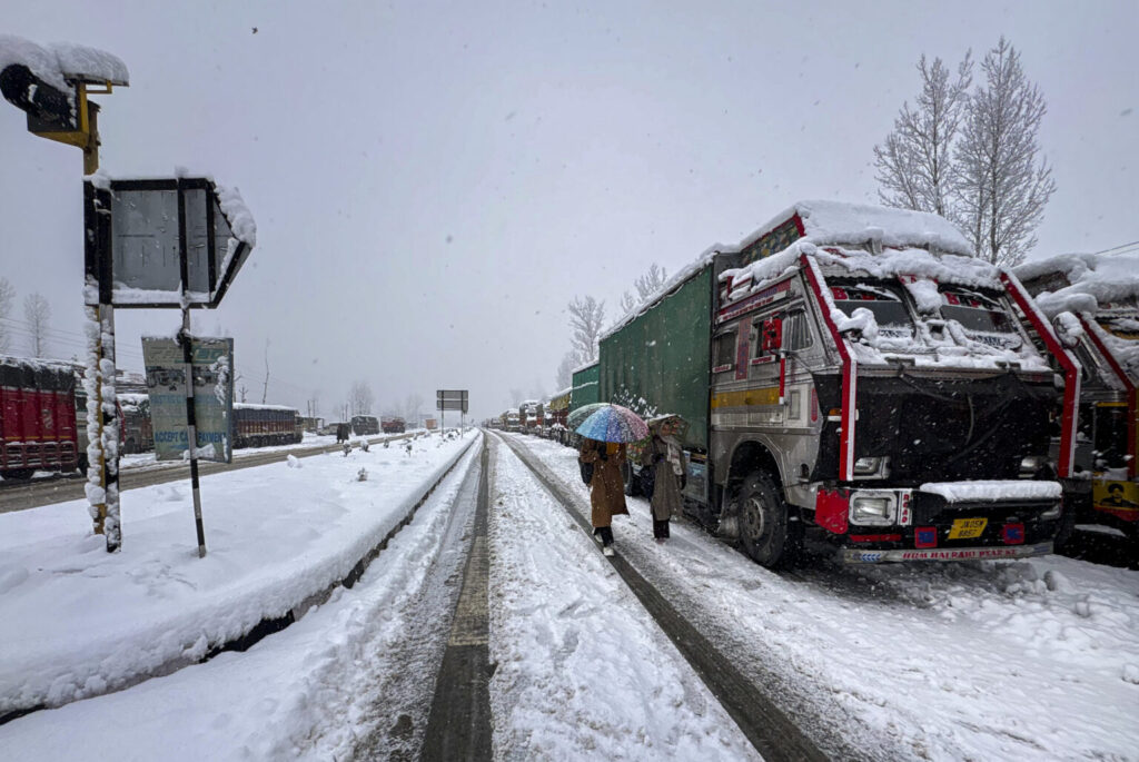Jammu-Srinagar National Highway closed