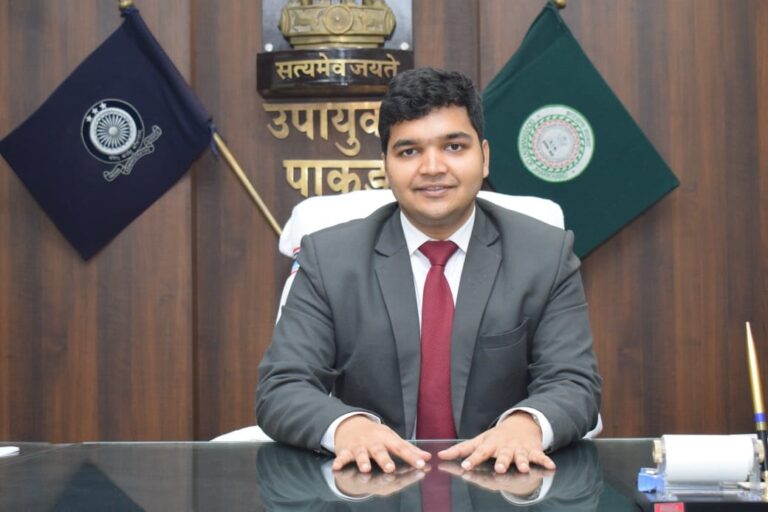 उपायुक्त मनीष कुमार