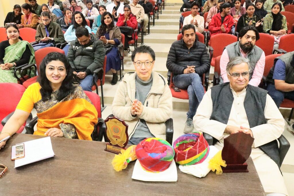 एमजीएसयू में लघु चित्र शैली के इतिहास और प्रभाव पर एक दिवसीय अंतरराष्ट्रीय कार्यशाला