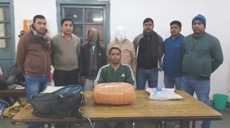 दो तस्कर गिरफ्तार