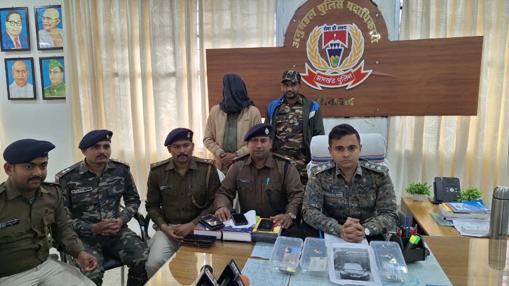 फर्जी आईएएस सह आईपीटीएएफएस अधिकारी गिरफ्तार