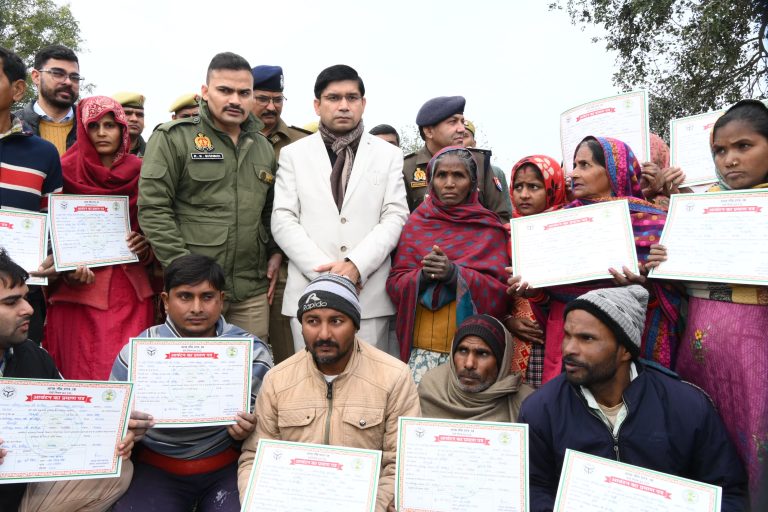 संभल में अवैध मस्जिद हटाकर कब्जा मुक्त 01