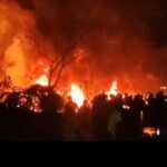 कंटेनर-हाइवा के बीच टक्कर में लगी आग