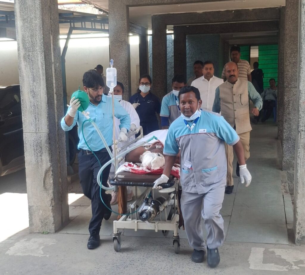 फल कारोबारी को दिनदहाड़े मारी गोली