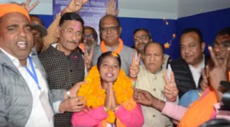 रोशनी खलखो मेयर बनीं