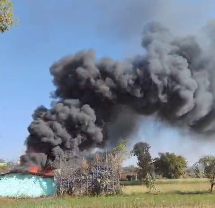 शार्ट सर्किट से लगी आग