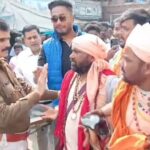 संदिग्ध बाबा हिरासत में