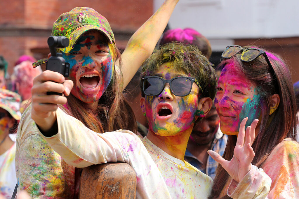 holi