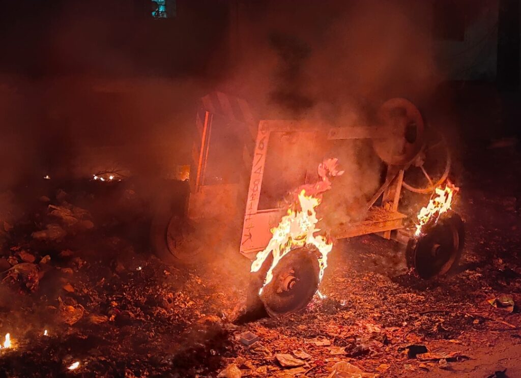 न्यू कॉलोनी टुंगरी में लगी आग