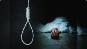 पेड़ से लटका मिला अज्ञात युवती का शव