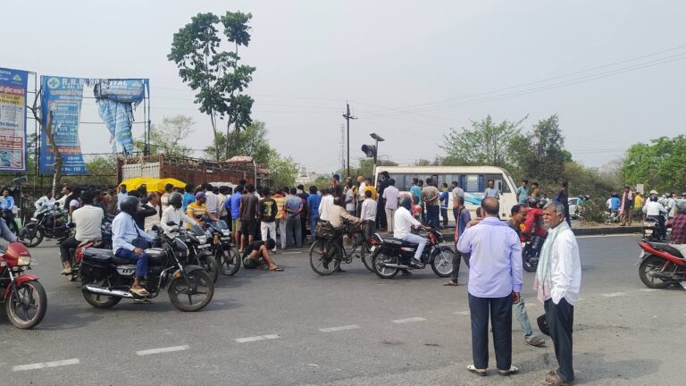 महिला की सड़क हादसे में मौत